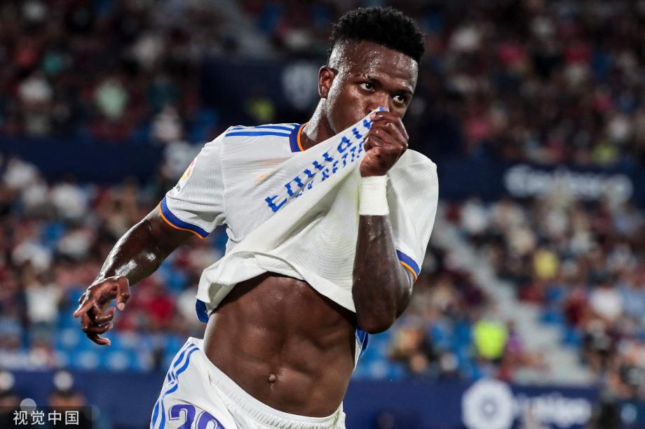 替补球员担 替补球员担