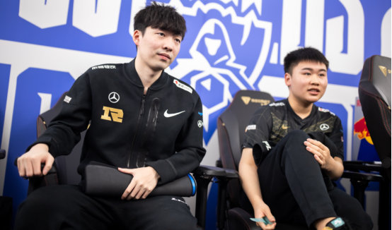 坚定地走到 坚定地走到