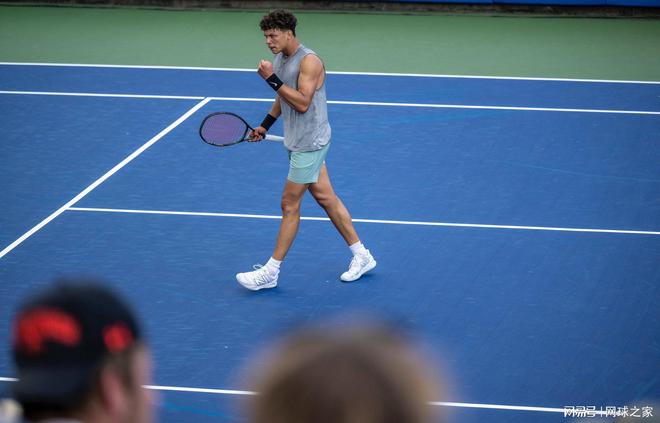 显了体育的 显了体育的