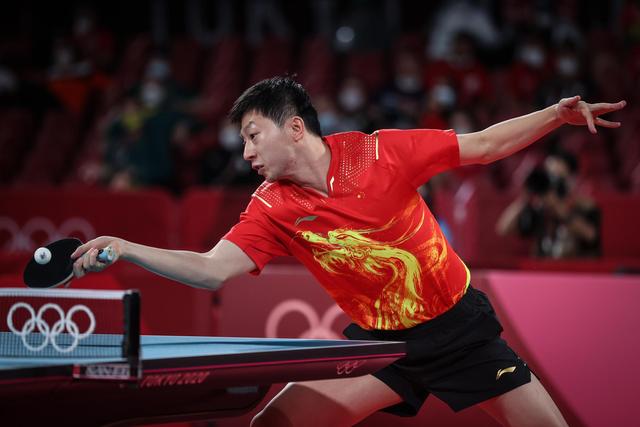 斯两球员致 斯两球员致